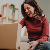 3 regalos tecnológicos para mujer en Amor y Amistad: opciones para sorprenderla