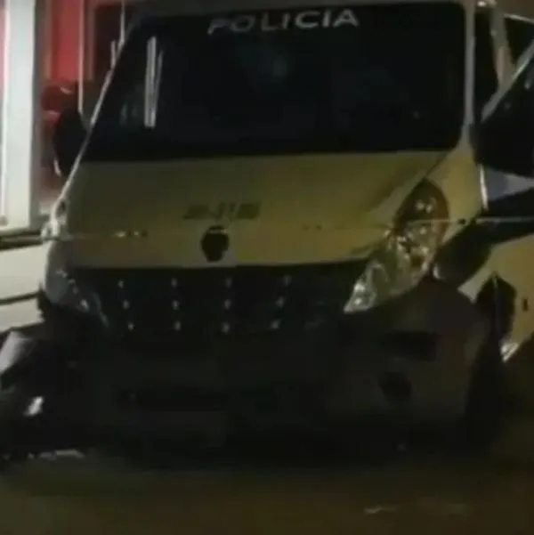 Una patrulla de la Policía fue atacada con un artefacto explosivo en Palmira, Valle. Autoridades realizan investigaciones y refuerzan la seguridad.