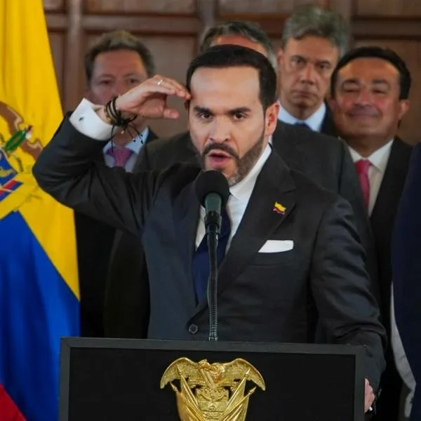 Abelardo de la Espriella regaña a alcaldes por demora en terremoto y lanza plazo