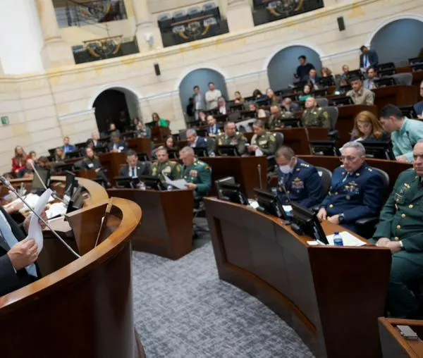 «Nos dejaron incertidumbre jurídica y operativa»: canciller sobre nuevo modelo de pasaportes