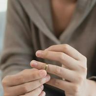 “Me salvaron la vida”: mujer relata cómo escapó de casarse con un abusador sexual en serie