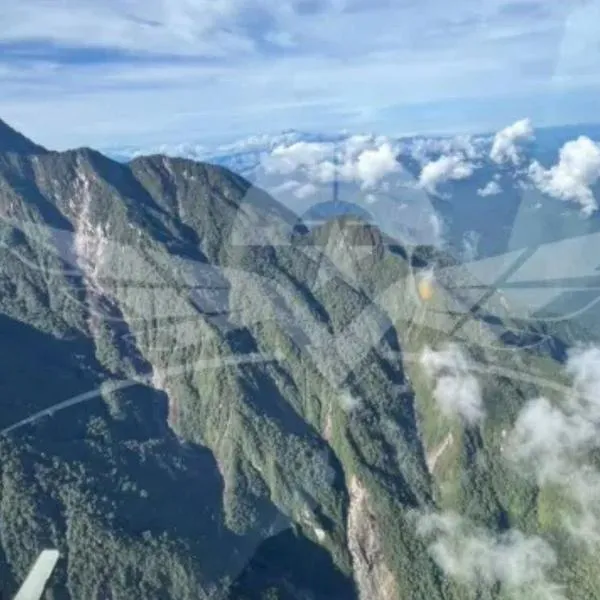 La Fuerza Aérea localizó los restos de la avioneta de la Patrulla Aérea Civil accidentada en Chocó tras una misión médica con cinco ocupantes a bordo.