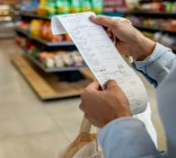 Confianza del consumidor se redujo en agosto, aunque sigue por encima del nivel de 2025