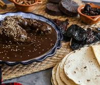 Mole casero fácil: receta mexicana dulce y picosita paso a paso