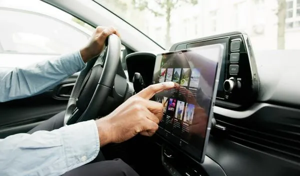 Precios de los productos de tecnología y lujos en el Salón del Automóvil 2026