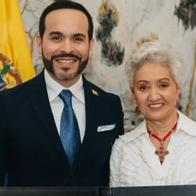 El presidente Abelardo De La Espriella posesionó a Ilva Myriam Hoyos como la nueva ministra de Educación desde la sede alterna de la Presidencia. 