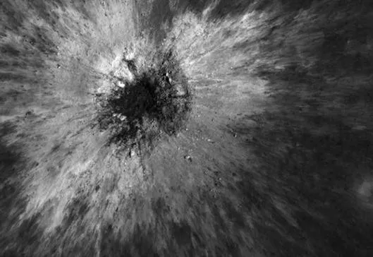 Descubren en la Luna el mayor cráter de impacto reciente detectado en el Sistema Solar