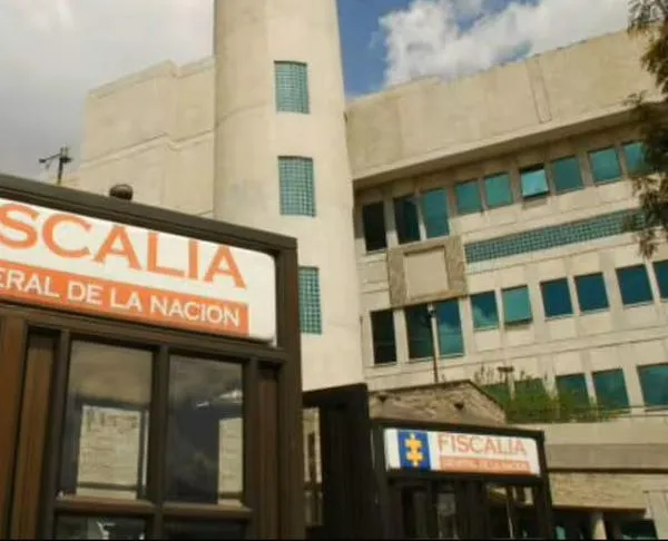 Acusan a cinco personas por irregularidades en contrato de vías de COP 16.000 millones