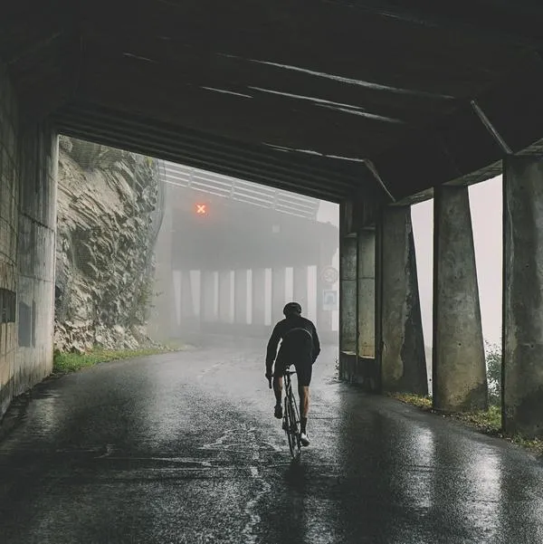Ropa para correr con lluvia: qué usar y cómo vestirse