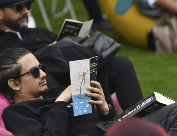 Regresa 'Lectura bajo los árboles', el festival para vivir la literatura al aire libre en Bogotá 