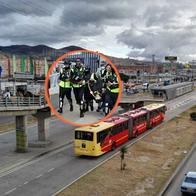 Un guardia de seguridad de 27 años fue asesinado en la estación Terreros de TransMilenio en Soacha tras defender a una compañera. Autoridades capturaron. 