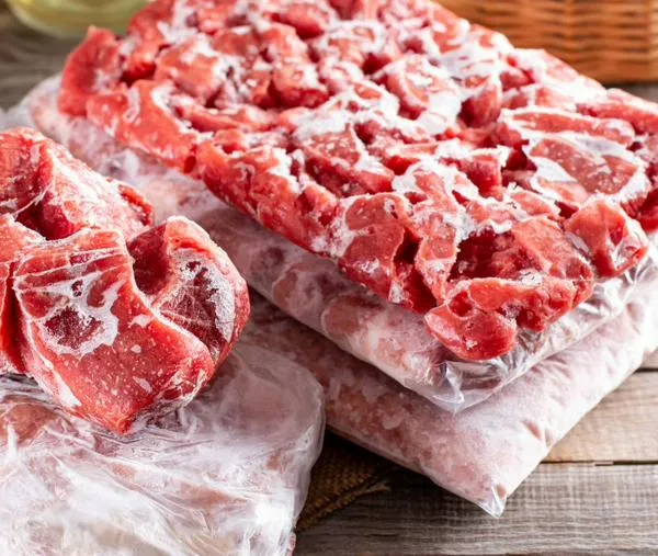 ¿Es malo congelar la carne después de haberla descongelado?