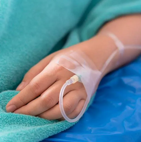 Mujer con dos tipos de cáncer implora atención de EPS en Colombia: qué le pasó