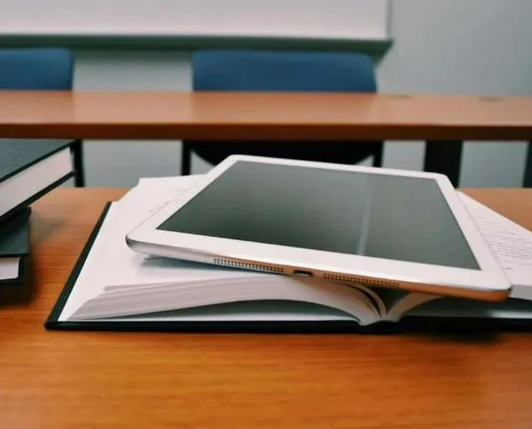 Icetex abre convocatoria de becas para España. Cubren entre el 80 y 85 % de la matrícula