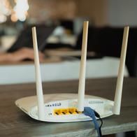 ¿Es peligroso dejar el mismo nombre del Wi-Fi durante años o en qué momento debería cambiarlo?