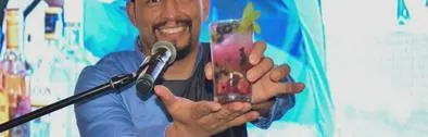 Uparsistem y el chef Wilmar López llevaron los secretos de la coctelería local a la Feria Nuestro Sabor