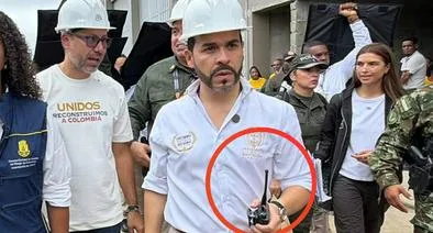 Descubre cómo el presidente Abelardo de la Espriella utiliza radioteléfono encriptado para liderar seguridad nacional y coordinar a las Fuerzas Militares. 