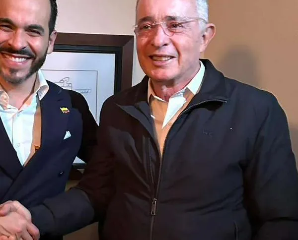 Arrancó ajuste en la derecha: los de De la Espriella y los de Uribe quieren poder regional 