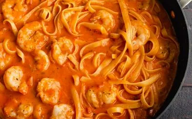 Pasta cremosa de chipotle con camarones