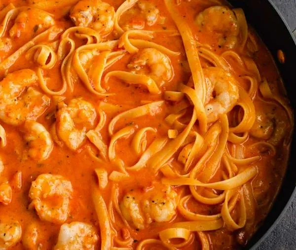 Pasta cremosa de chipotle con camarones