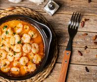 Langostinos al ajillo cremosos listos en 20 minutos