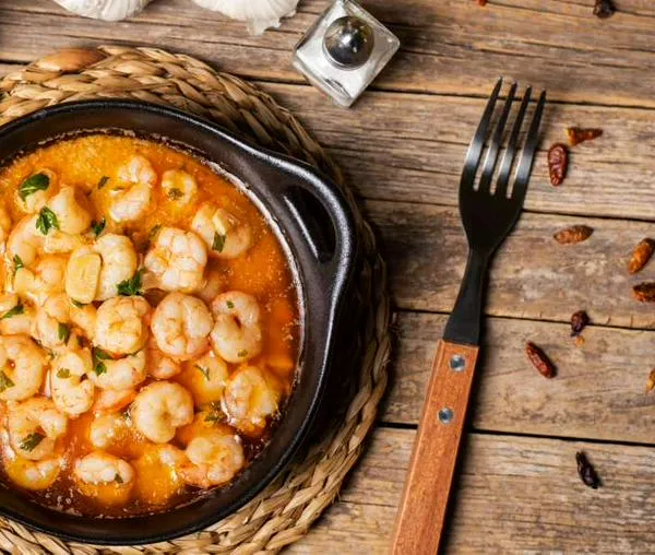 Langostinos al ajillo cremosos listos en 20 minutos