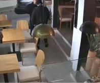 ¿Recuerda al que golpeó a su empleadora en una pastelería en Usaquén? Ya está en prisión