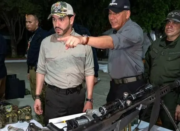 Armado y retador, Abelardo llegó a poner orden en Santa Marta