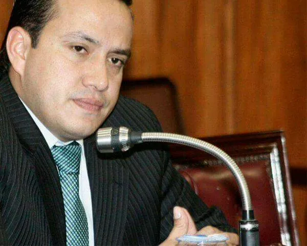 Imputan a exgobernador de Santander por contrato irregular en construcción de colegio