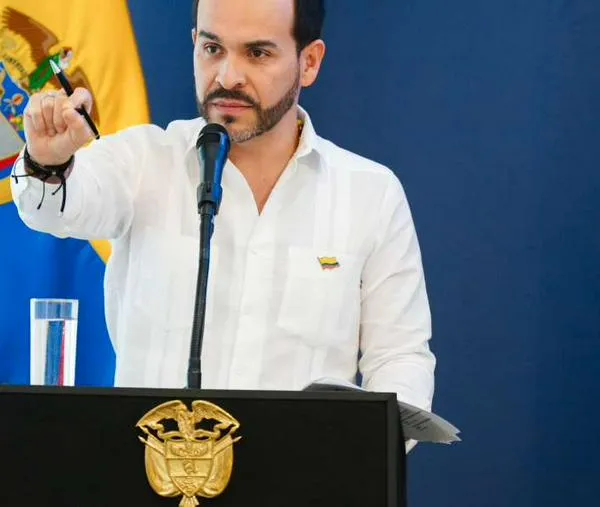 Presidente De la Espriella llega a Girón para inaugurar encuentro de la Corte Constitucional