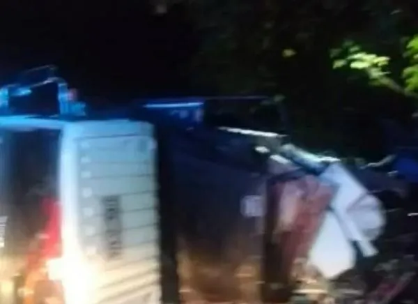 Aparatoso accidente en vía del Tolima: una turbo quedó destruida