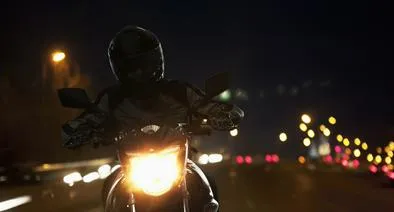 ¿Cuánto cuesta el comparendo por no usar chaleco reflectivo en moto?