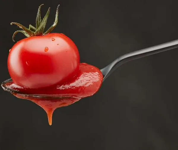 ¿Por qué el tomate no va en la nevera? El error que le quita el sabor