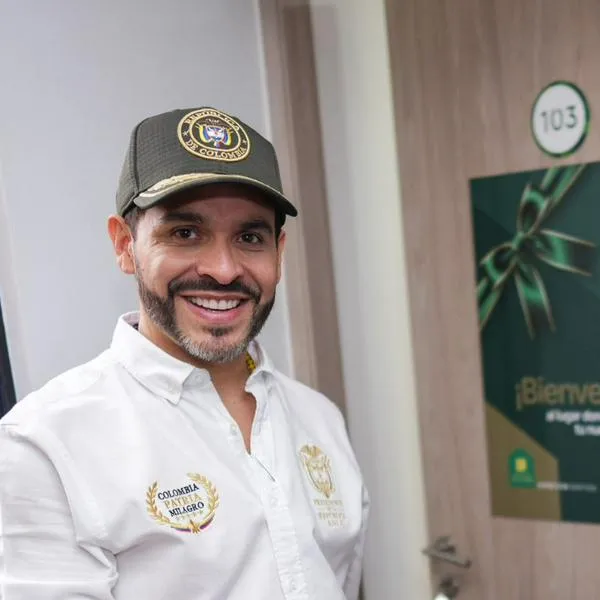El presidente Abelardo De La Espriella visitó Cali para entregar viviendas a familias damnificadas por el terremoto de magnitud 7,4 del pasado 10 de agosto