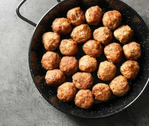 Cómo hacer albóndigas para la tradicional sopa de arroz
