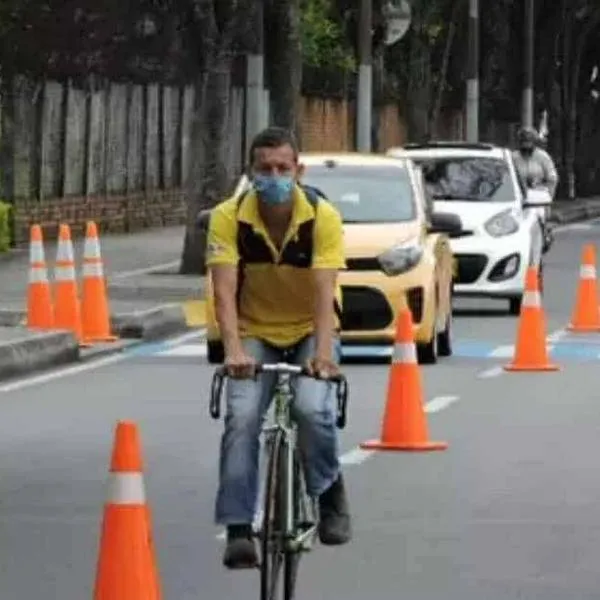 A conductores les podrían quitar 10 años la licencia por no respetar ciclistas