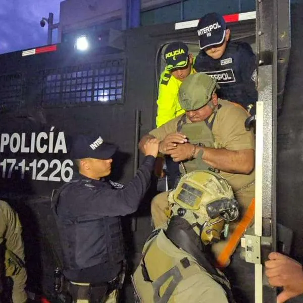 Revelan imágenes de extradición de alias Araña a Estados Unidos por narcotráfico