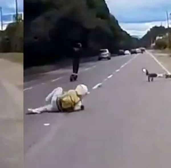 Graban imprudencia con patinetas eléctricas en la Autopista Norte: casi termina en accidente