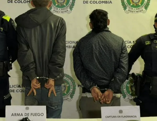 Capturados presuntos responsables de hurto violento de una camioneta en Puente Aranda 