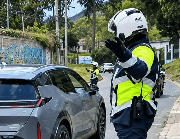 Más de 7.500 vehículos hicieron parte del piloto de contraflujo en la carrera Séptima en Bogotá  