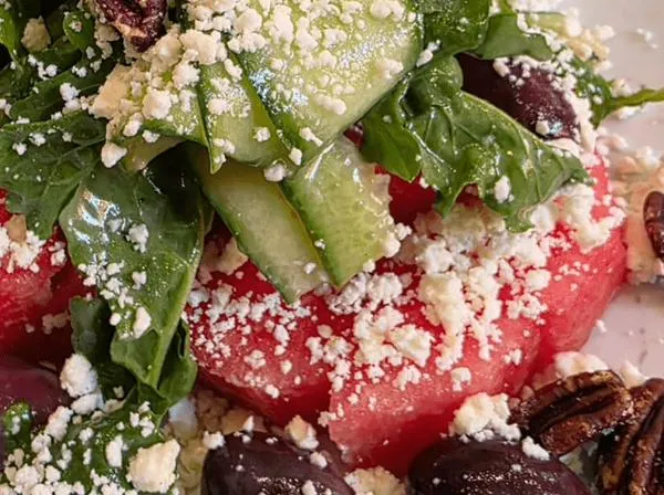 Ensalada de sandía, pepino y queso feta