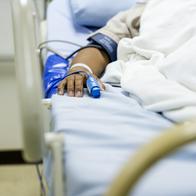 Mujer hospitalizada