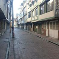 María Carolina Tordecilla García fue hallada muerta con una herida en el cuello en una casa de Suba. La Policía revisa cámaras para dar con el responsable.