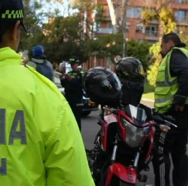 Una ola de atracos a mano armada en cafeterías y zonas exclusivas como Bella Suiza y Unicentro encendió las alarmas. La Policía desplegó operativos. 