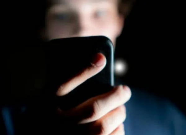 Robaron un celular y la galería terminó revelando un perturbador caso