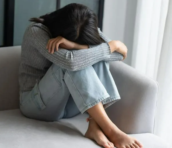 Mujer que descubrió que su novio abusaba de ella mientras dormía: dio detalles