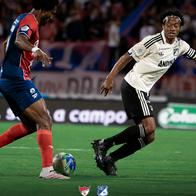 Juan Guillermo con Millonarios, en el partido contra Medellín por Liga Betplay