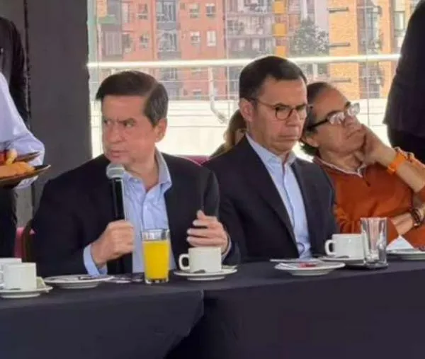 Exministros y académicos construyen tanque de pensamiento socialdemócrata junto a partidos