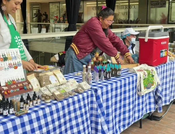 Disfruta de los Mercados Campesinos Bogotanos con productos frescos en el CEFE Chapinero 