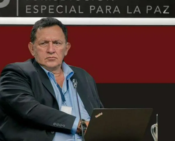 Luis Fernando Almario: las claves del primer juicio por farcpolítica ante la JEP